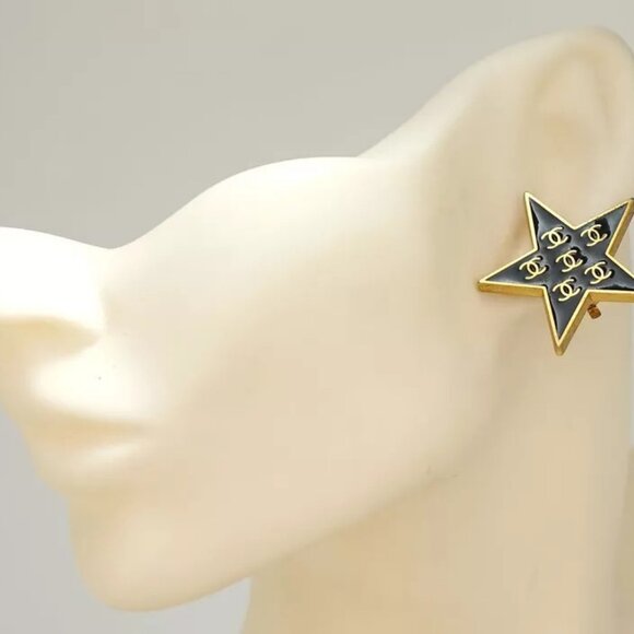 CHANEL CC Logos Black Star Clip-On Earrings Gold Tone 01P Auth w/Box c1150 - Picture 1 of 16